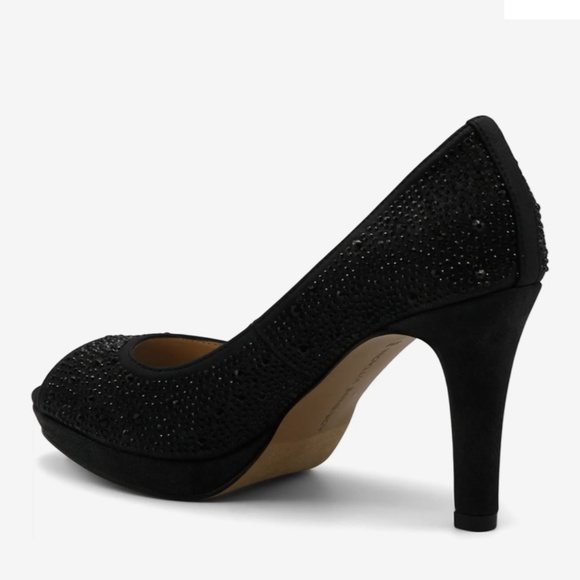 NWT ADRIENNE VITTADINI  GERVIN BLACK HEEL PUMP - Size 10 M - Picture 3 of 7